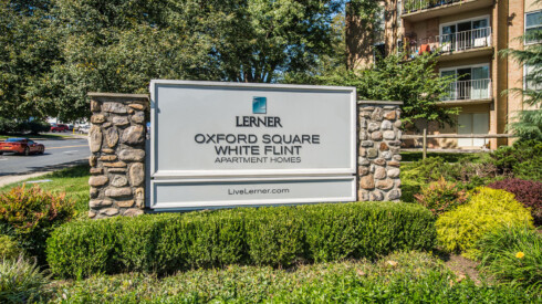 Lerner Oxford Square Sign