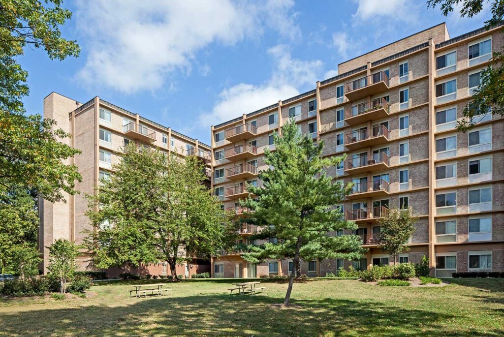 Apartment Rentals in Alexandria, VA Lerner Towers at Morningside